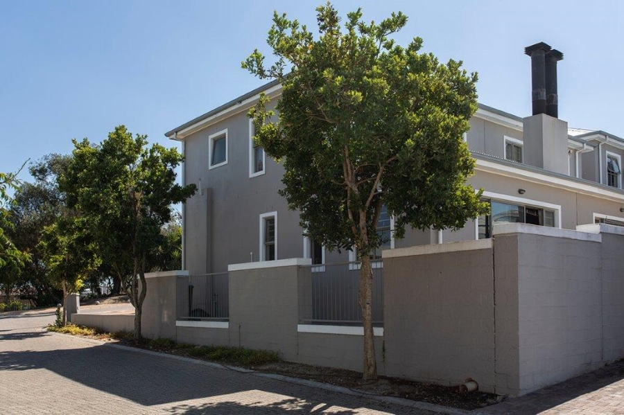3 Bedroom Property for Sale in Protea Heights Western Cape